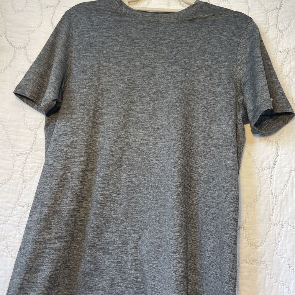 Kenneth Cole Reaction Men’s Small Athletic Shirt Reflectors